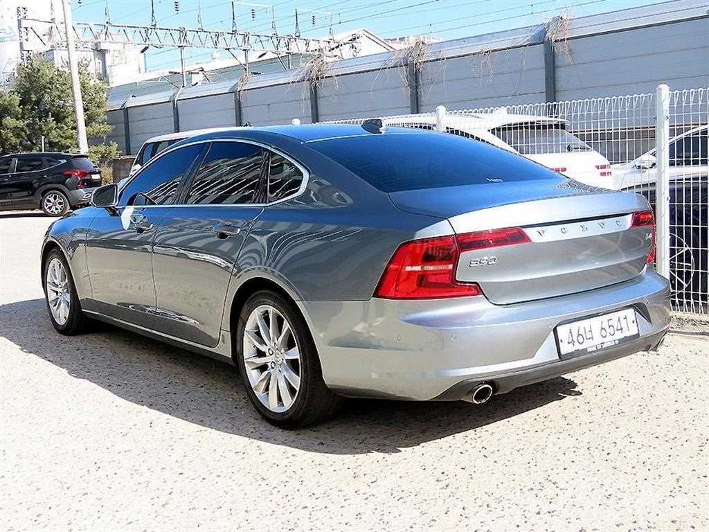 Volvo S90 - Vista 3