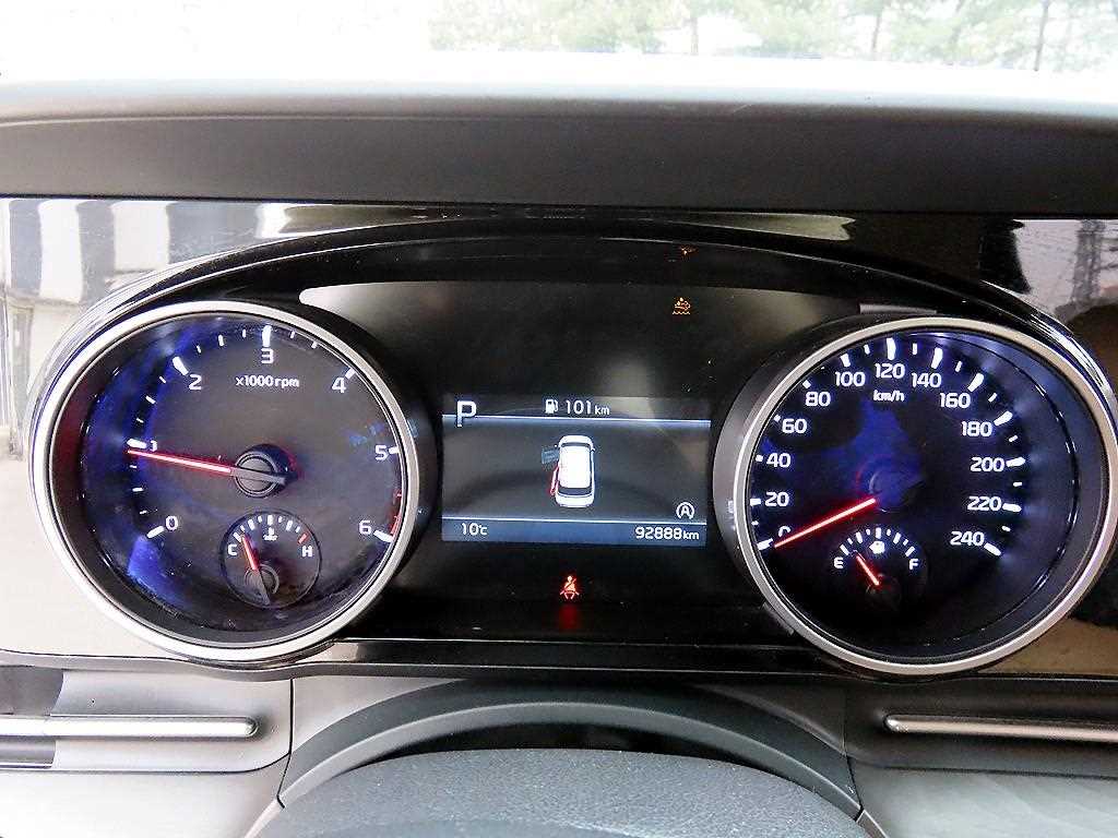 KIA Carnival - Vista 10