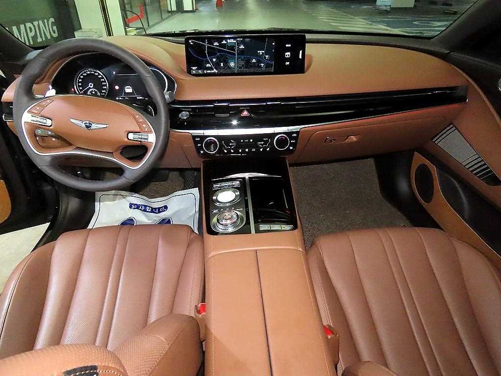 Genesis G80 - Vista 10