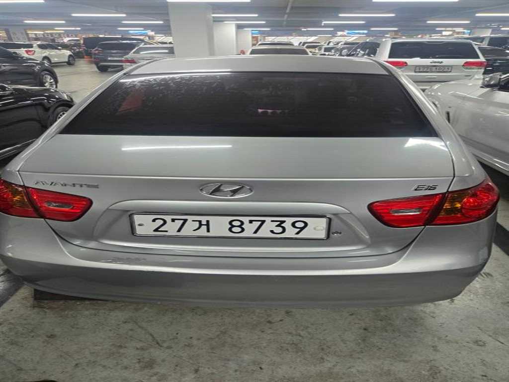 HYUNDAI Avante - Vista 4