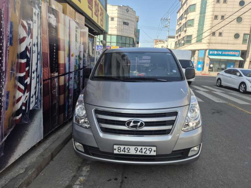 HYUNDAI Starex 2016 Plateado - Importación desde Corea - HF Imports Iquique - Foto 1