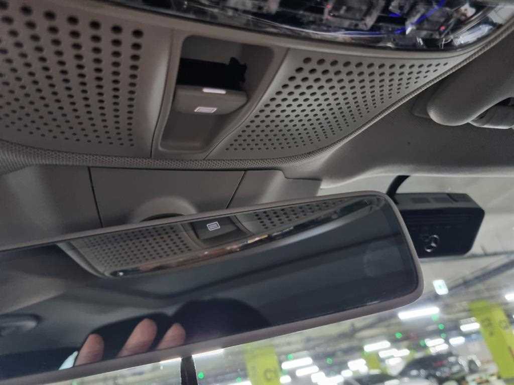 Mercedes Benz E class - Vista 7