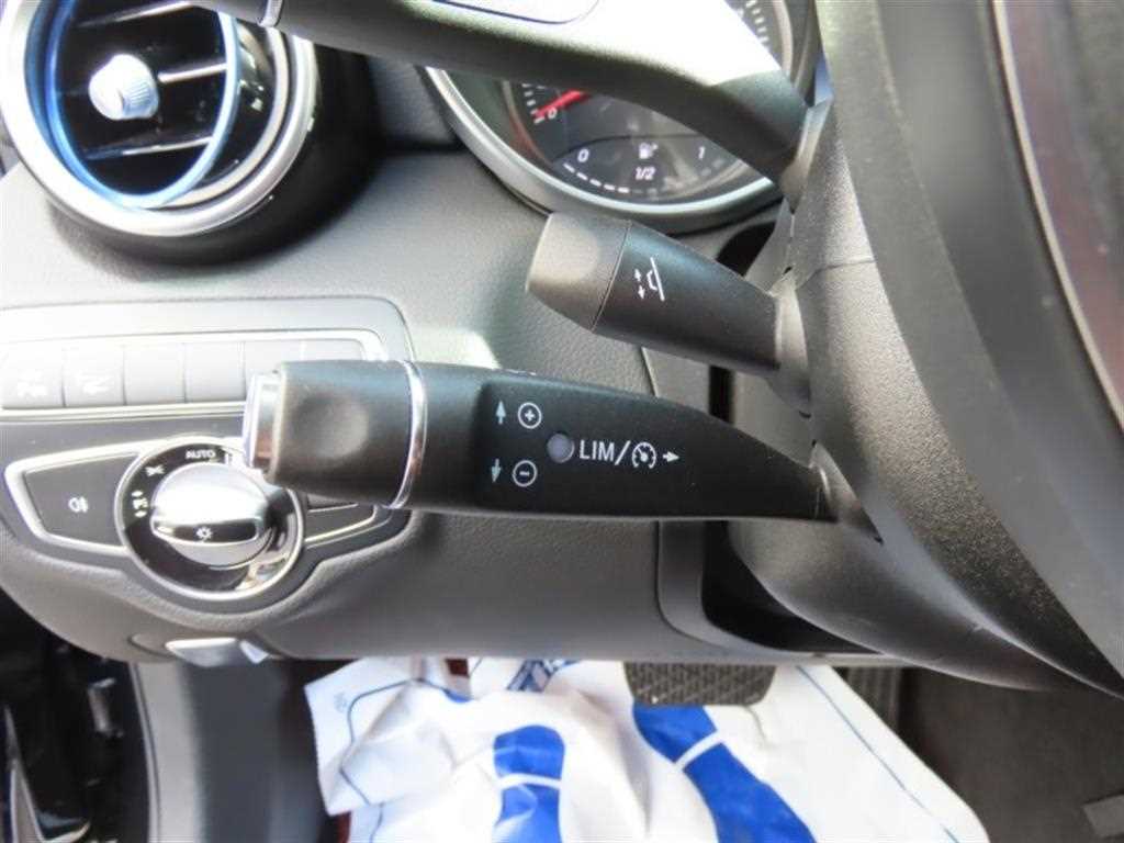 Mercedes Benz C Class - Vista 12