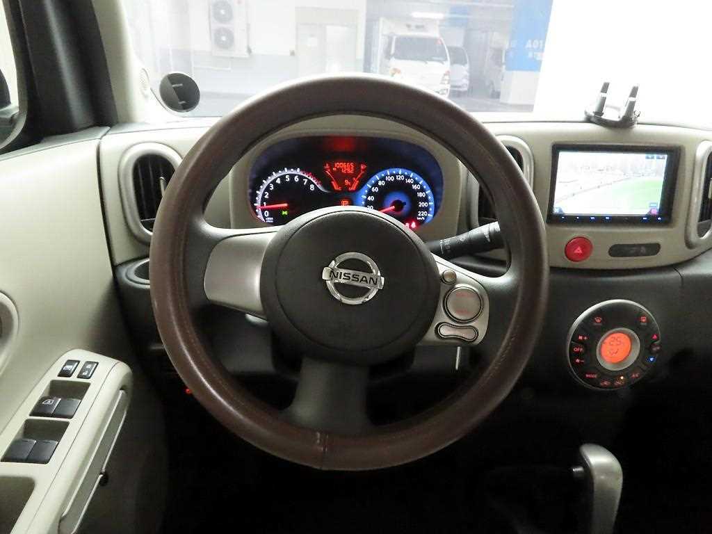 Nissan Cube - Vista 8