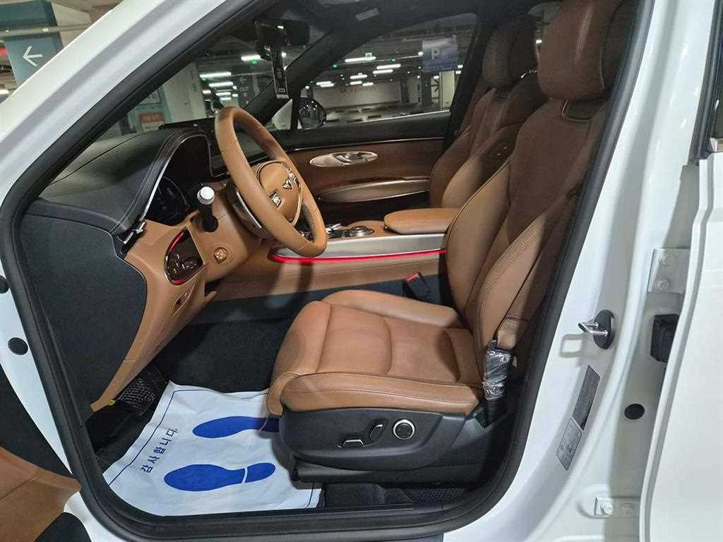 Genesis GV70 - Vista 6