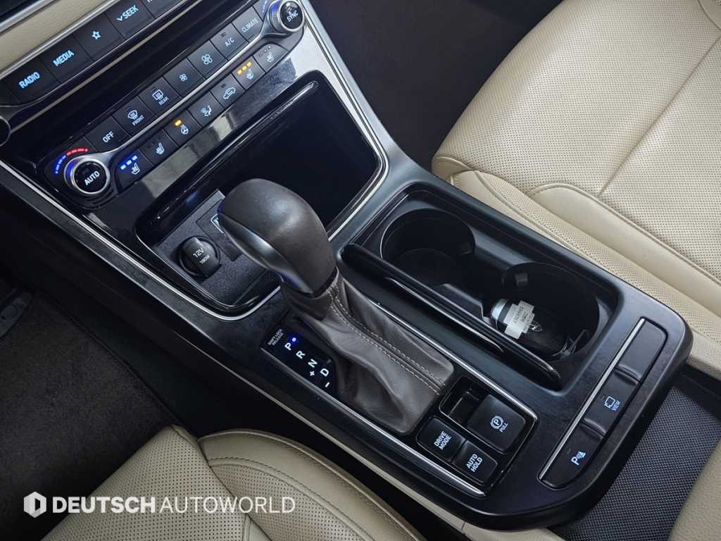 HYUNDAI Grandeur - Vista 9