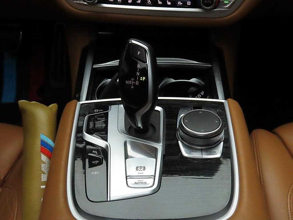 BMW 7 Series - Vista 10