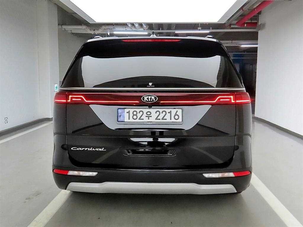 KIA Carnival - Vista 3