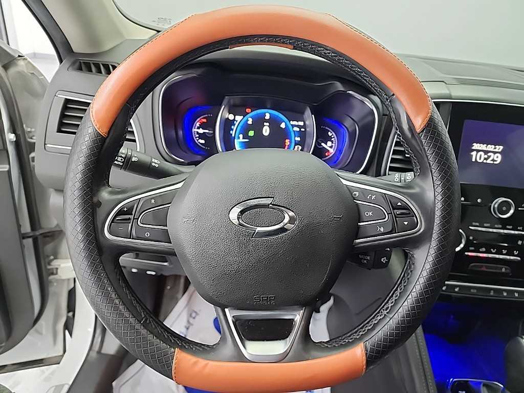 SAMSUNG QM6 - Vista 9