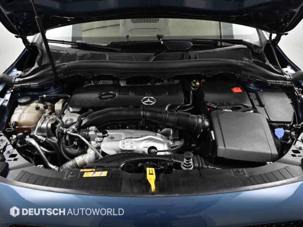 Mercedes Benz GLA Class - Vista 6