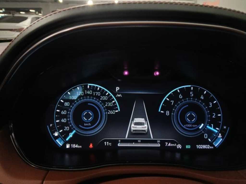 Genesis GV70 - Vista 9