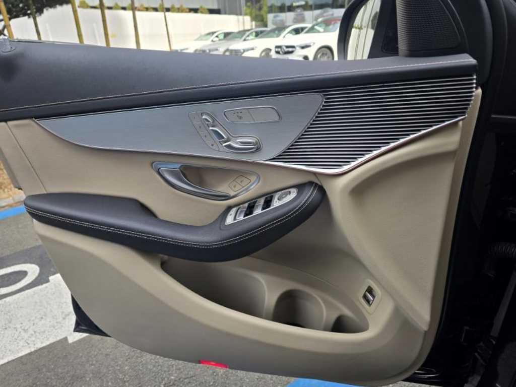 Mercedes Benz EQC - Vista 8