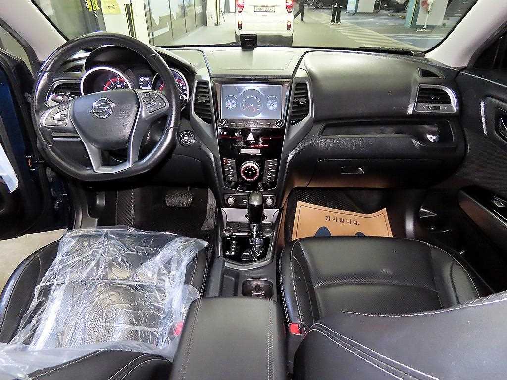 Ssangyong Tivoli - Vista 9