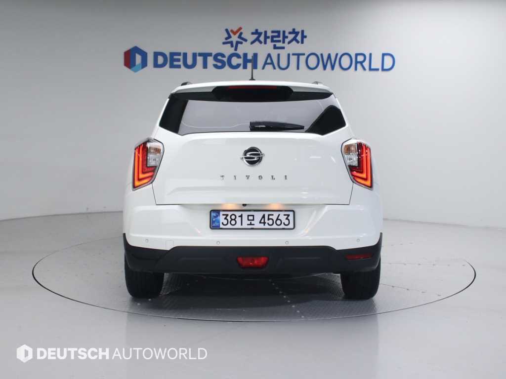 Ssangyong Tivoli - Vista 4