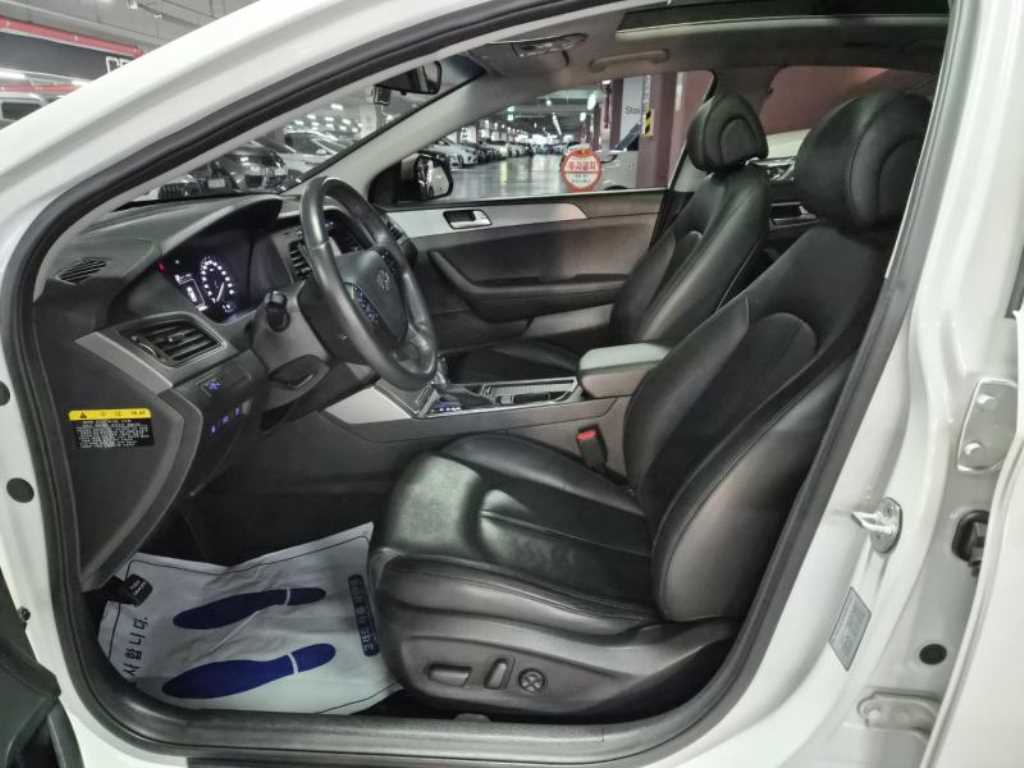 HYUNDAI Sonata - Vista 5