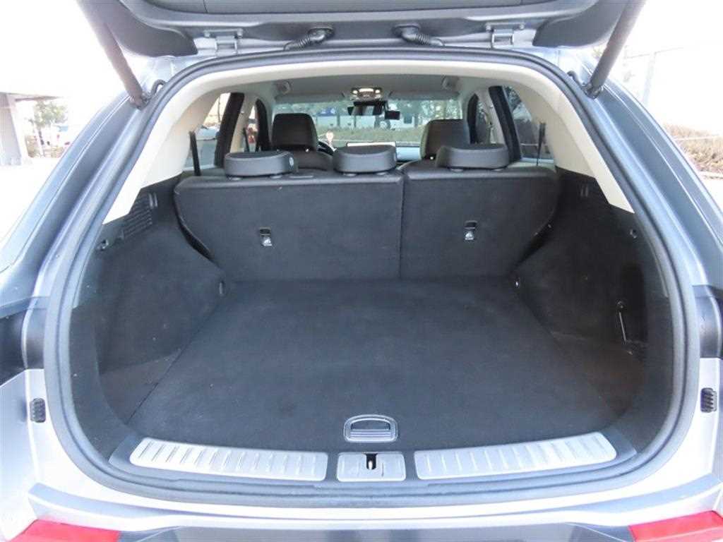 Genesis GV70 - Vista 5