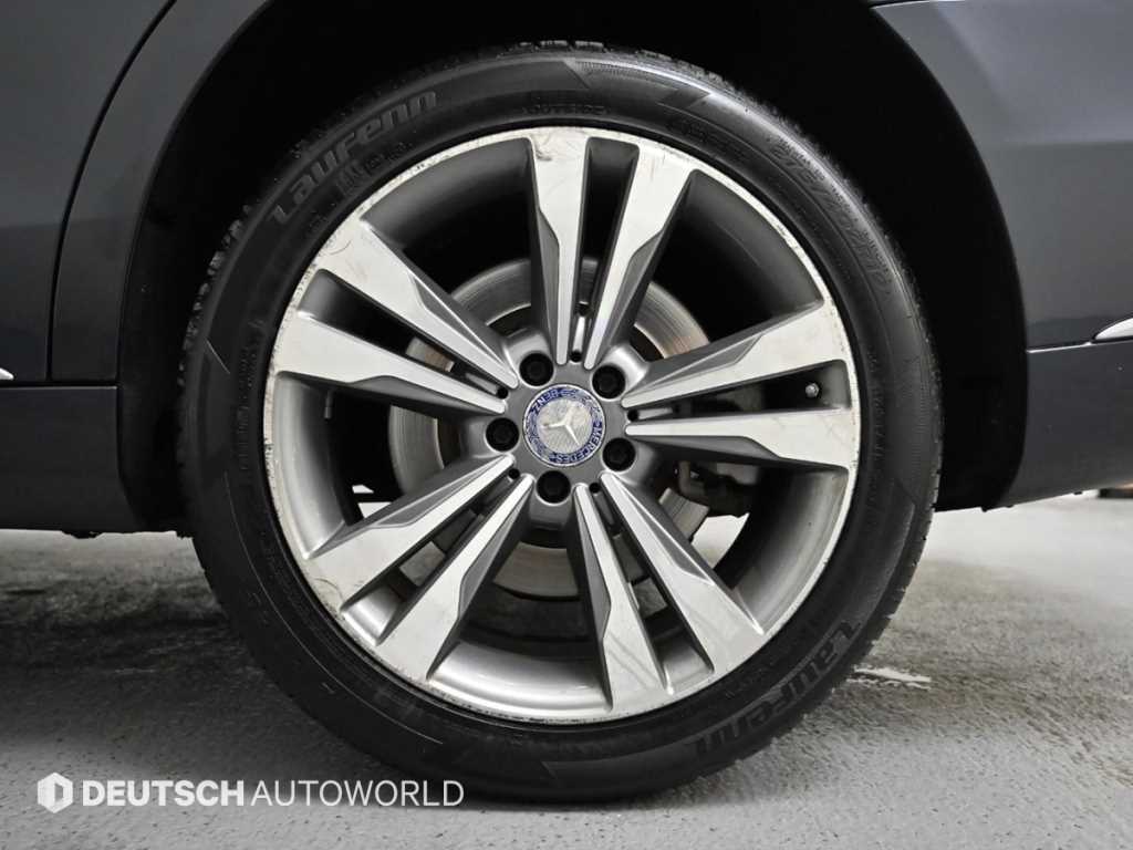 Mercedes Benz S Class - Vista 5