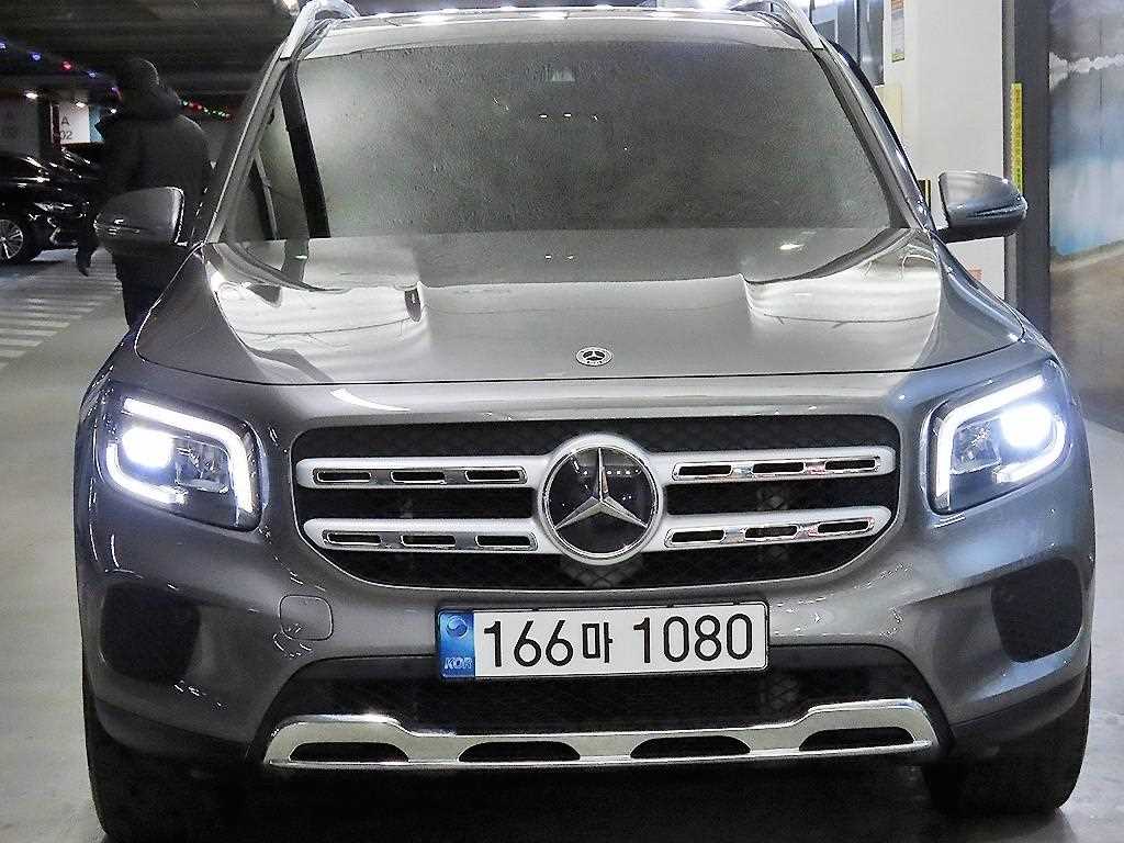 Mercedes Benz GLB Class - Vista 2