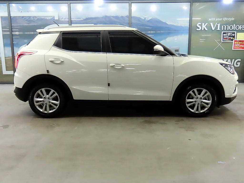 Ssangyong Tivoli - Vista 3