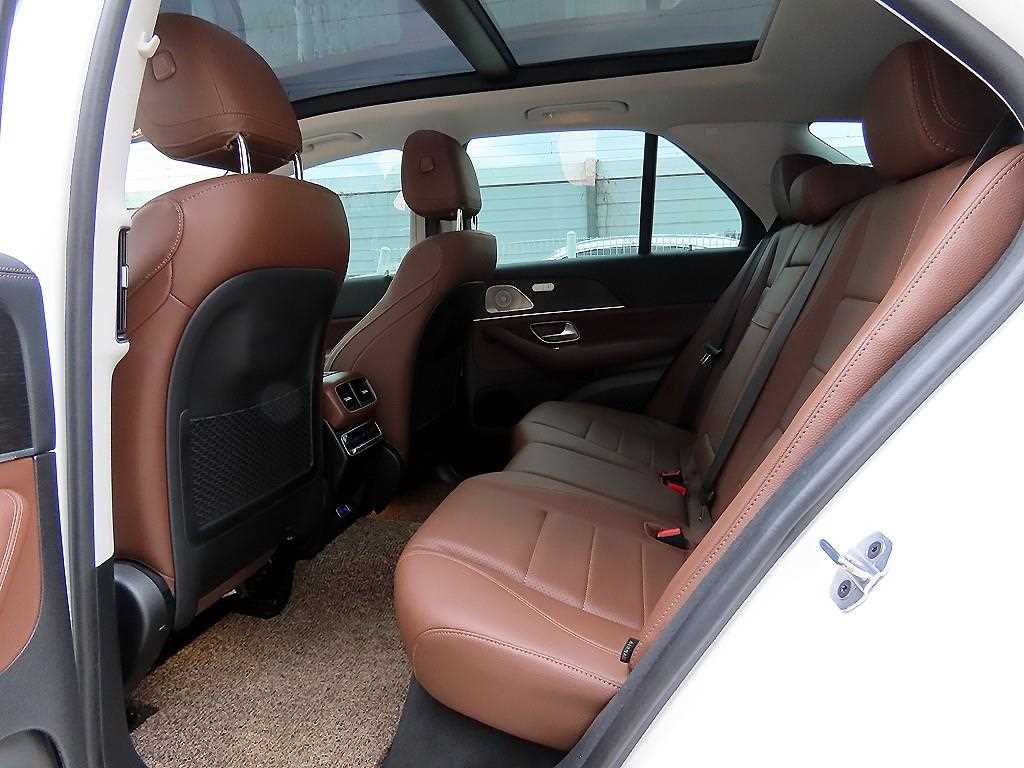 Mercedes Benz GLE Class - Vista 6