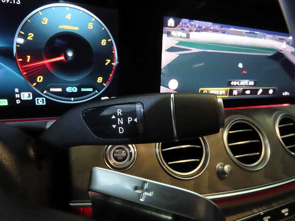 Mercedes Benz E class - Vista 12