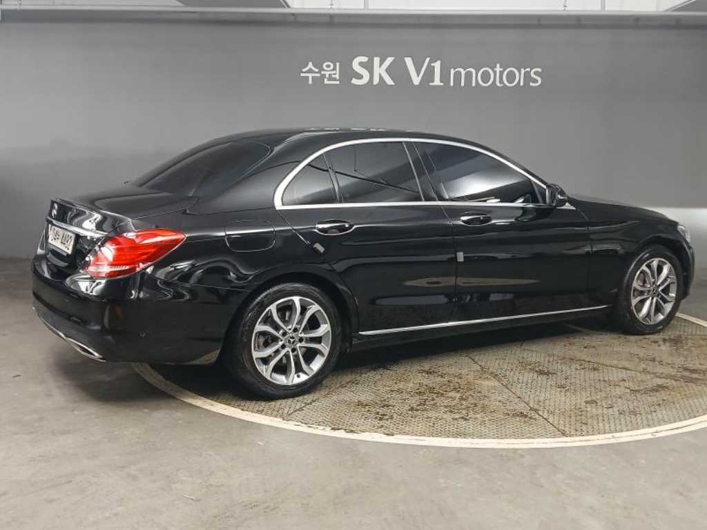 Mercedes Benz C Class - Vista 4