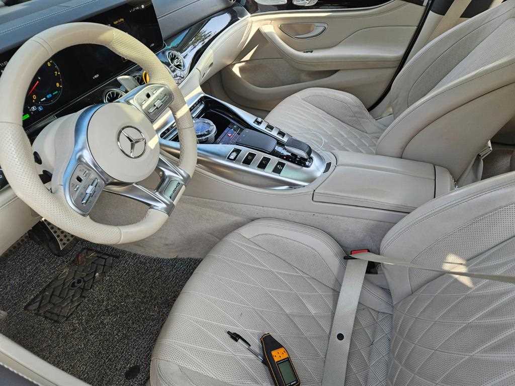 Mercedes Benz AMG GT - Vista 7