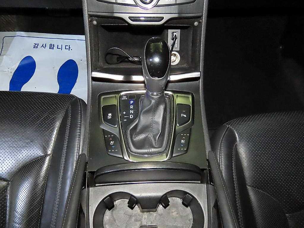 HYUNDAI Grandeur - Vista 12