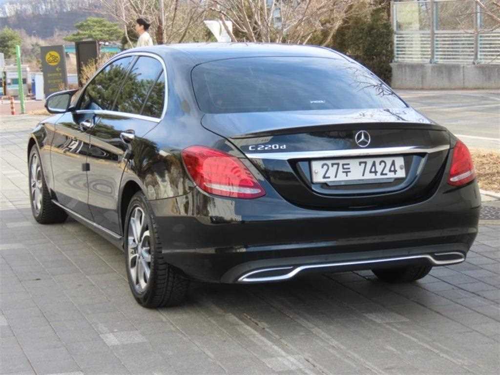 Mercedes Benz C Class - Vista 4