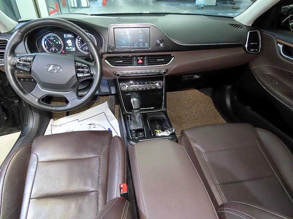 HYUNDAI Grandeur - Vista 10