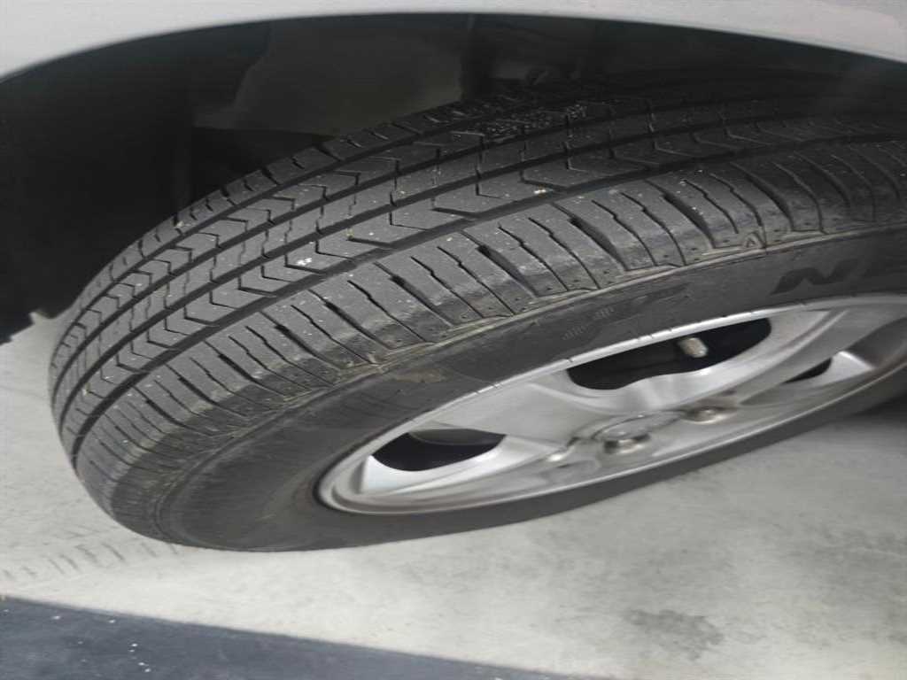 HYUNDAI Avante - Vista 7