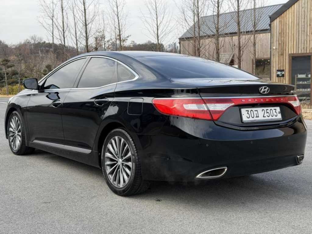 HYUNDAI Grandeur - Vista 6