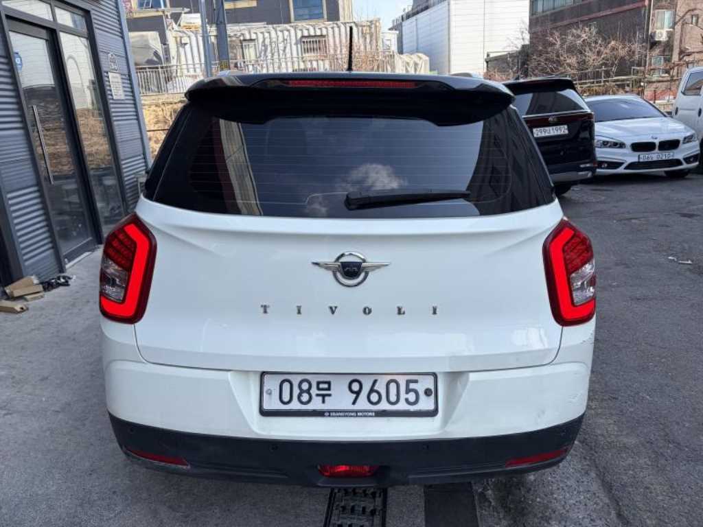 Ssangyong Tivoli - Vista 2