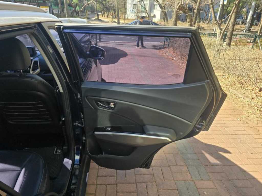 Ssangyong Tivoli - Vista 11