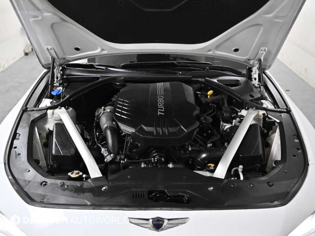 Genesis G70 - Vista 6