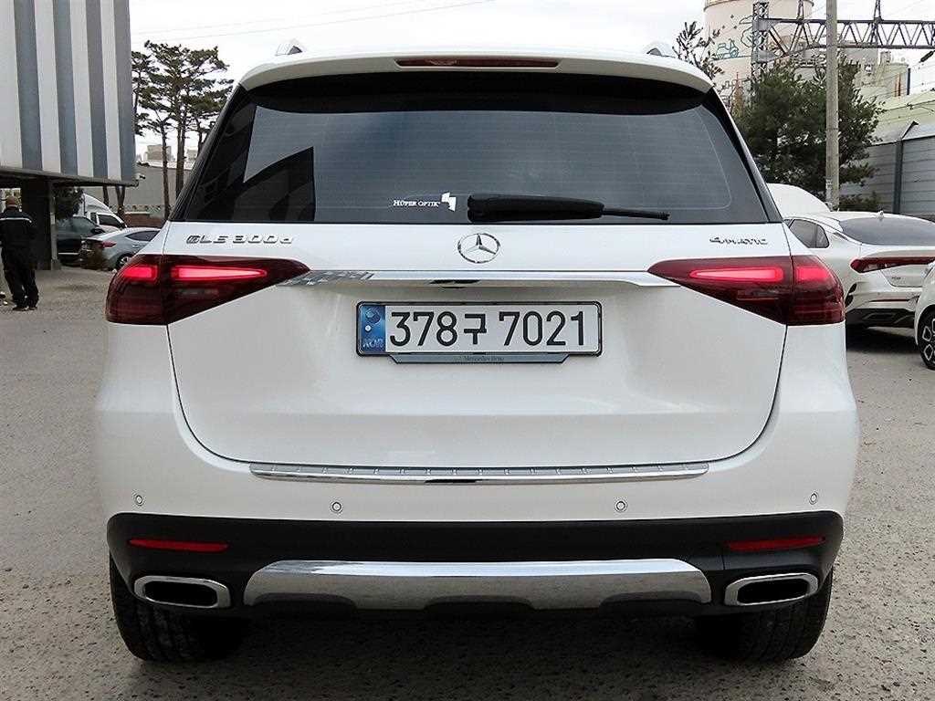 Mercedes Benz GLE Class - Vista 4