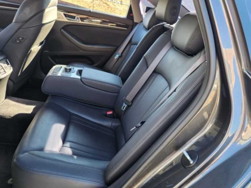 Genesis G80 - Vista 6