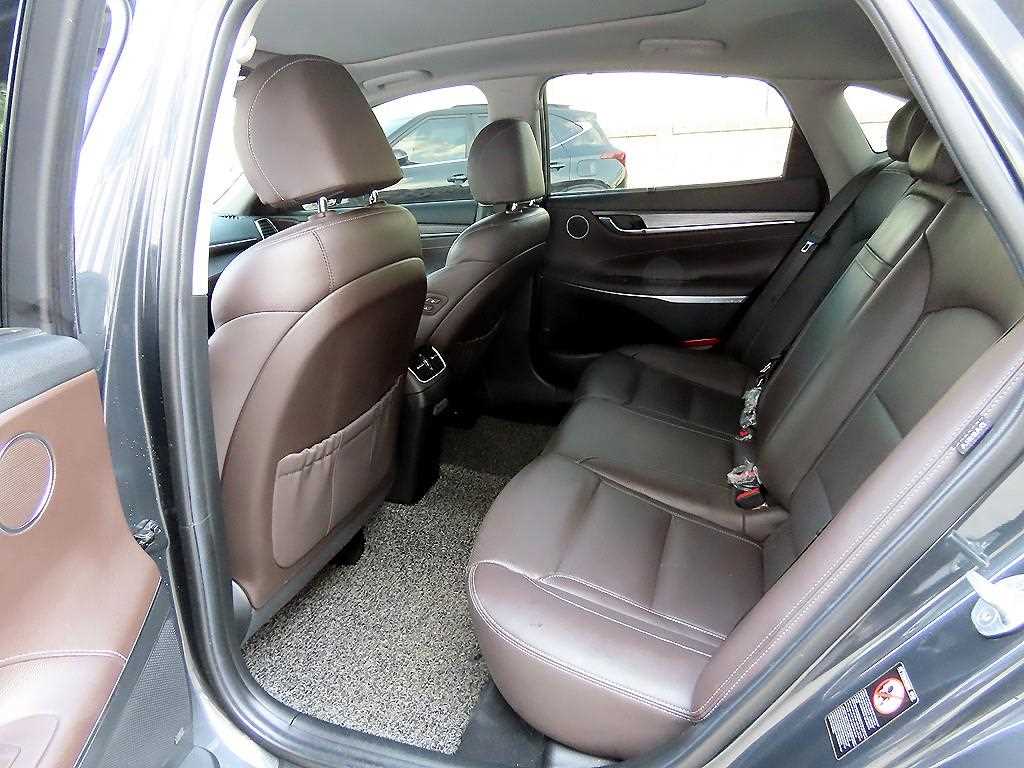 HYUNDAI Grandeur - Vista 6