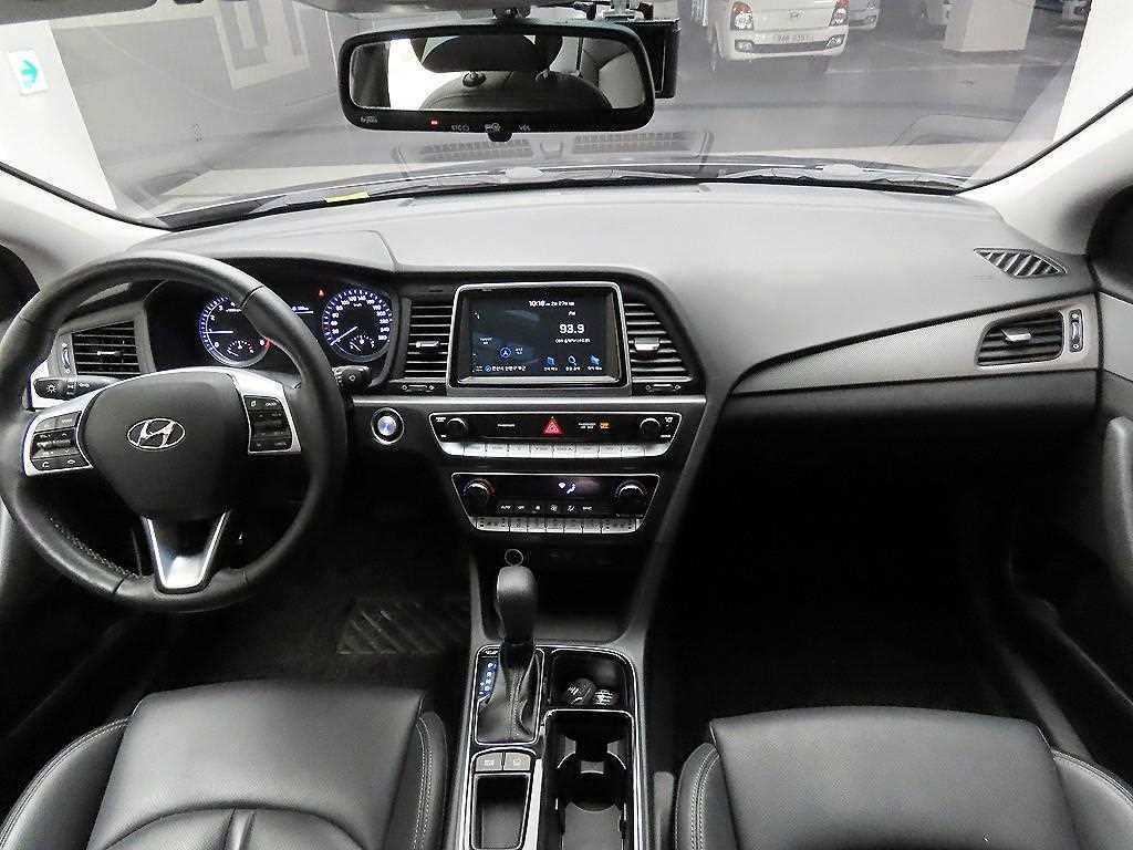 HYUNDAI Sonata - Vista 8