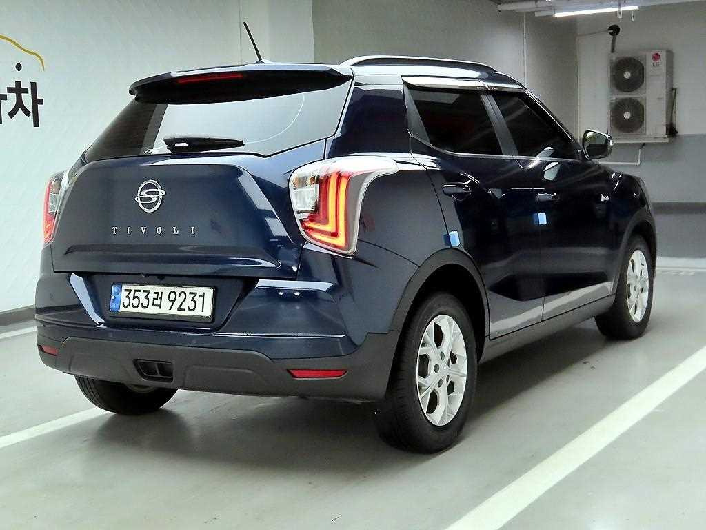 Ssangyong Tivoli - Vista 4