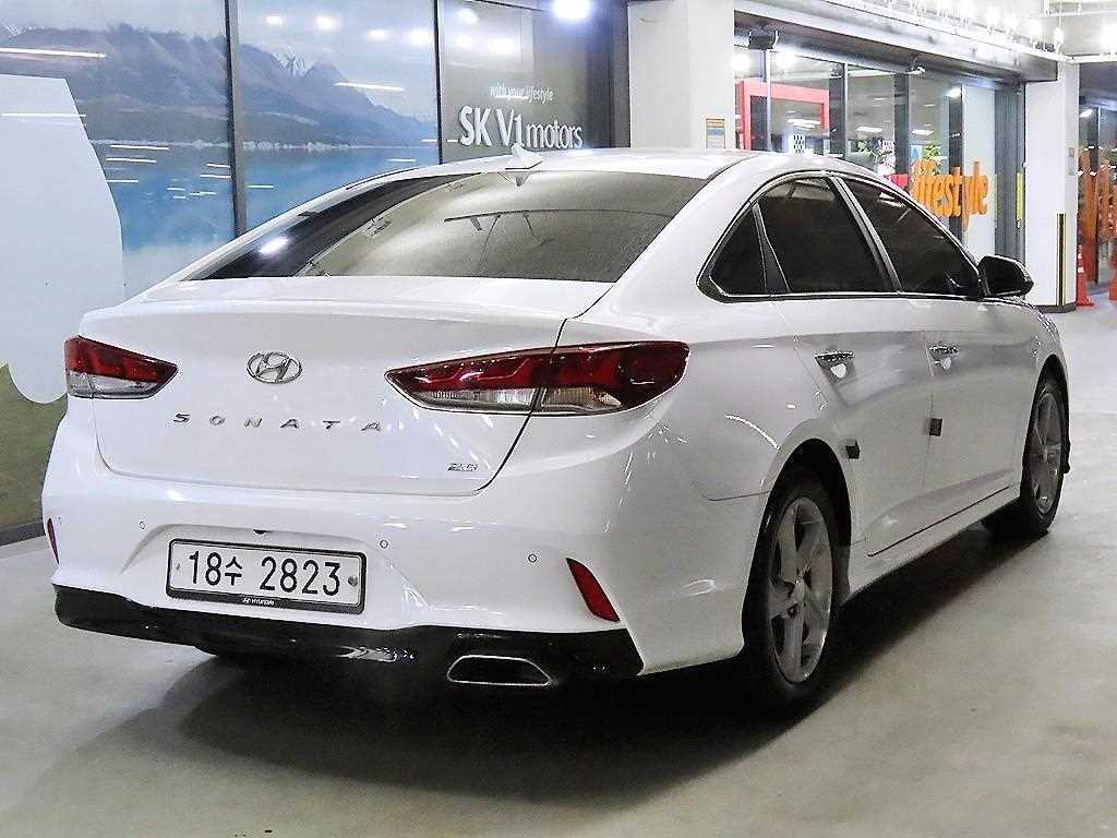 HYUNDAI Sonata - Vista 4
