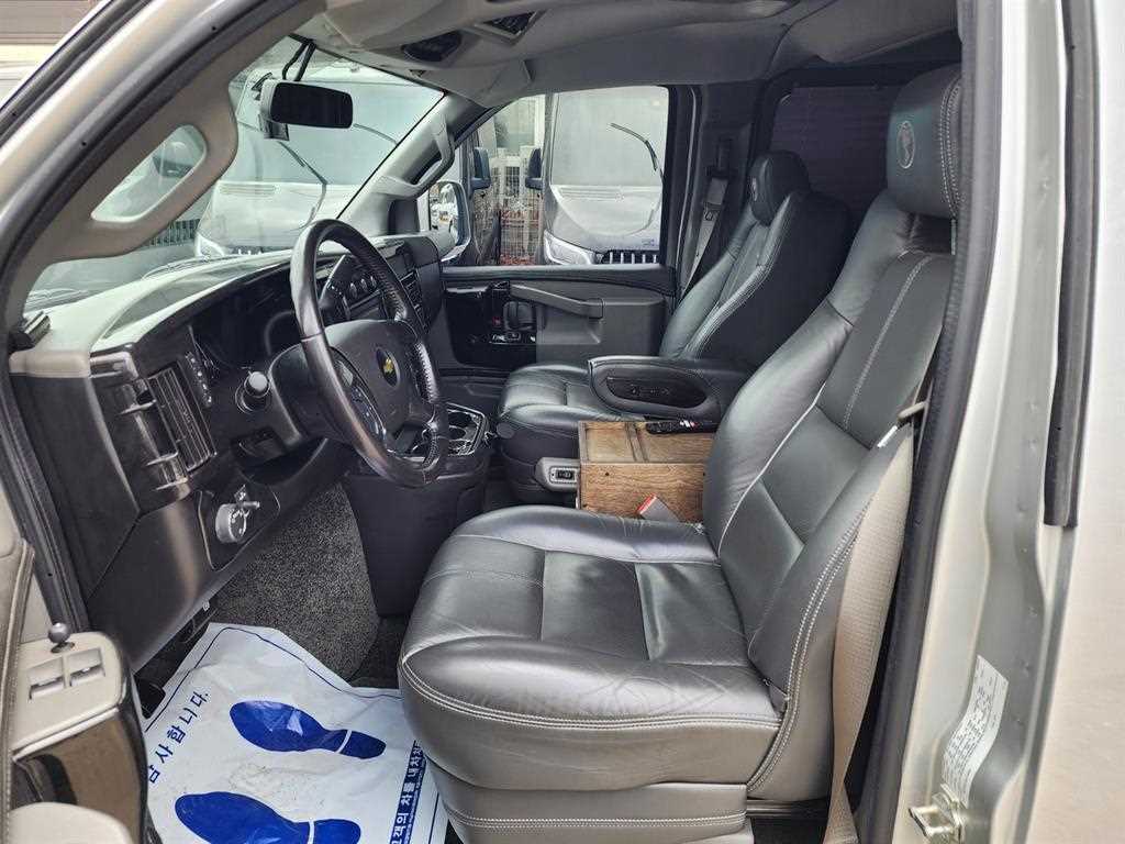 Chevrolet Express van - Vista 11