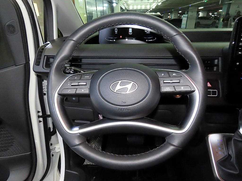 HYUNDAI Staria - Vista 8