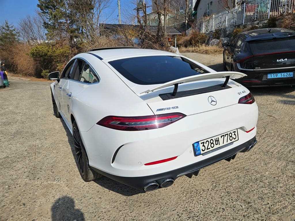 Mercedes Benz AMG GT - Vista 5