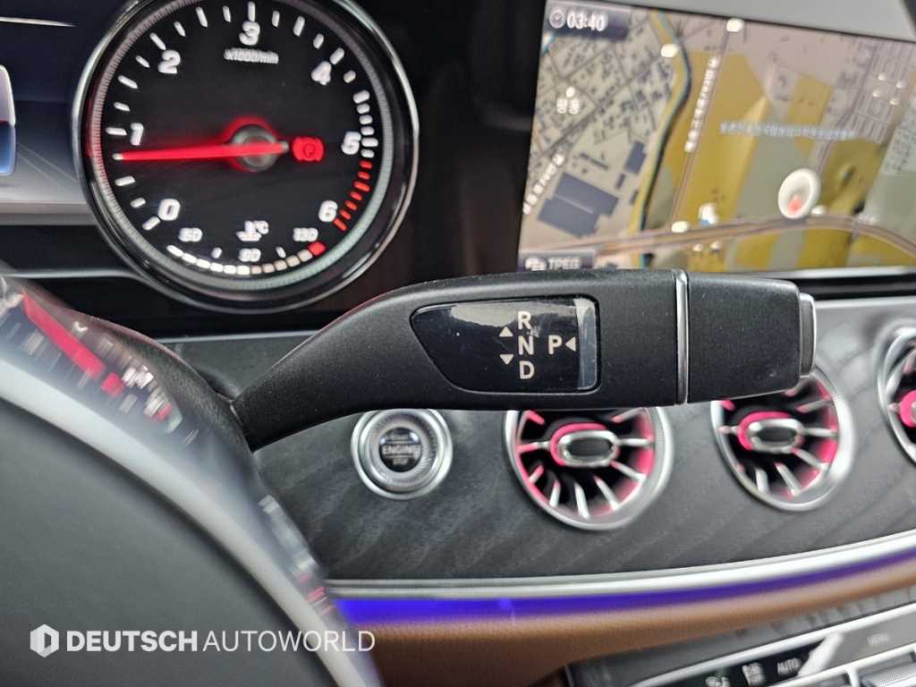 Mercedes Benz E class - Vista 9