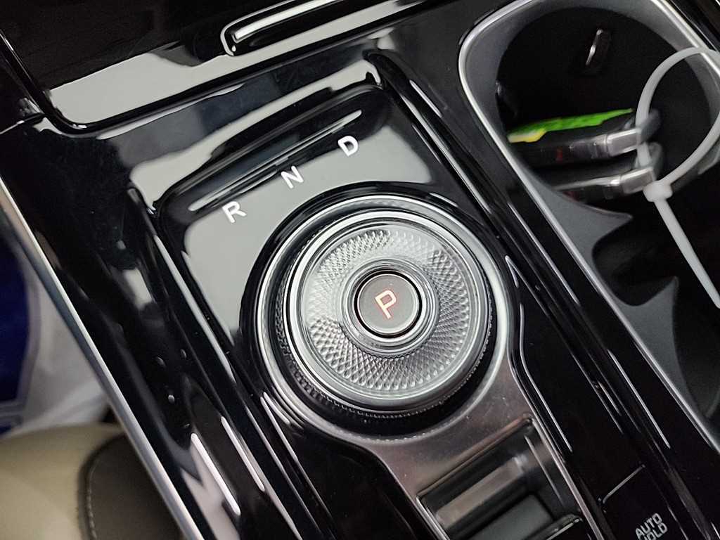 KIA Carnival - Vista 8