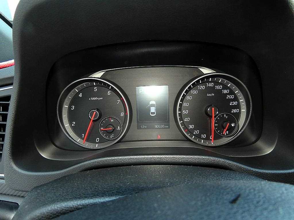 HYUNDAI Avante - Vista 9