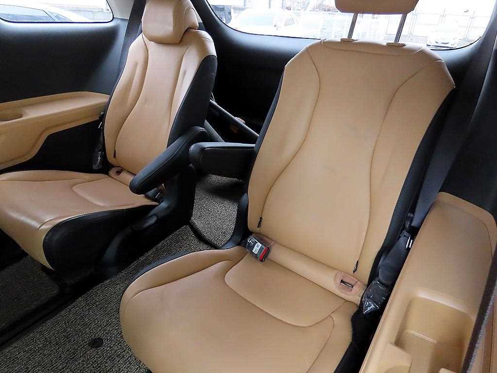 KIA Carnival - Vista 7