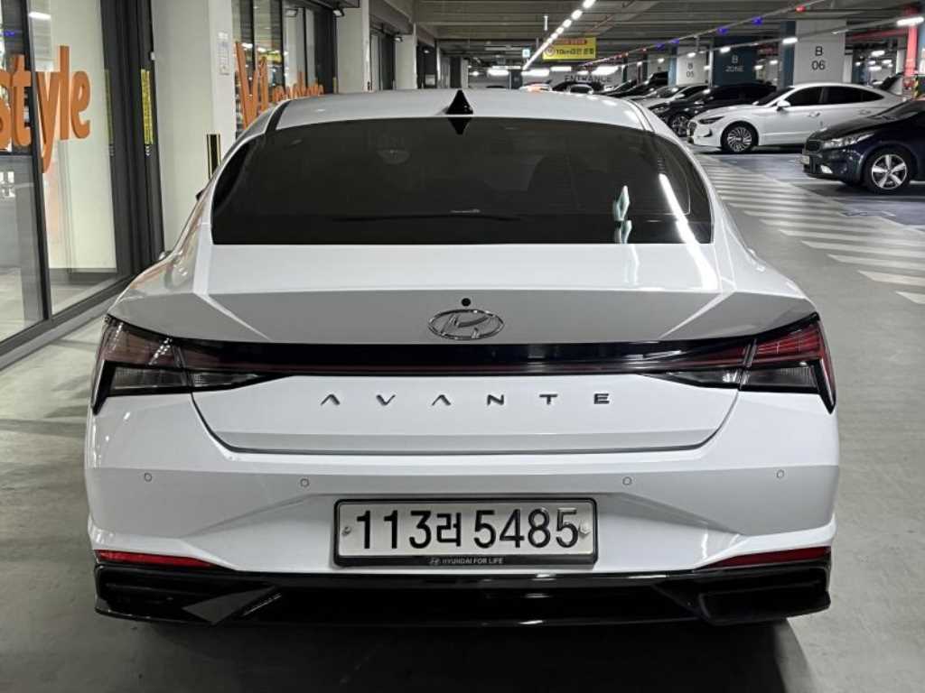 HYUNDAI Avante - Vista 5