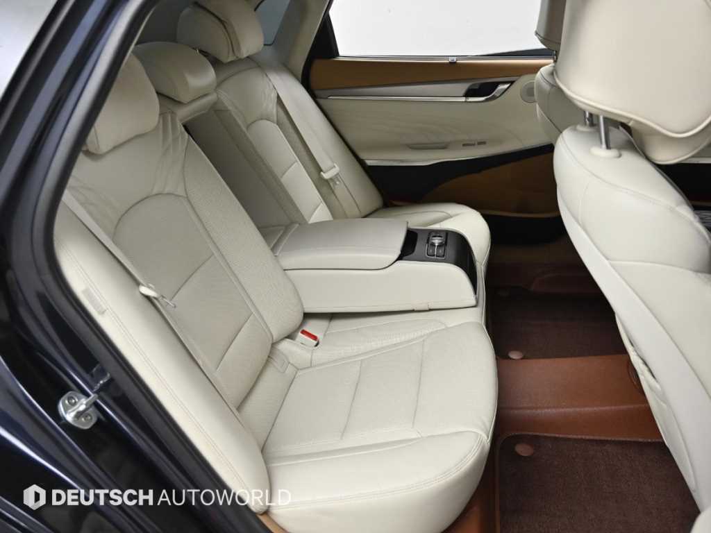 HYUNDAI Grandeur - Vista 12